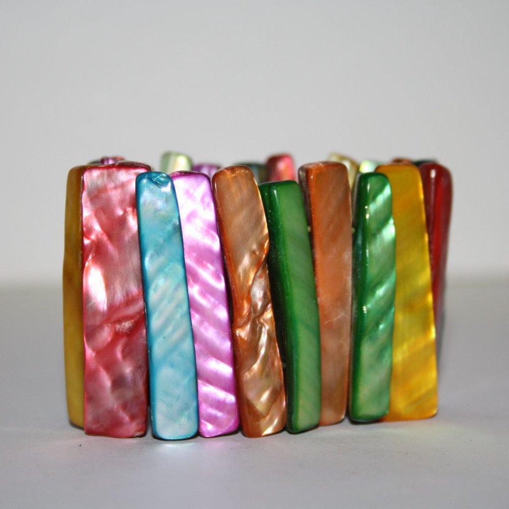 Colorful Shell Bracelet - Picture 3 of 3